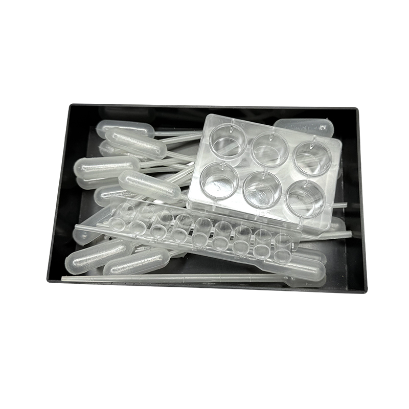 Laboratorium plasticum droppers et bene catilli communiter utuntur