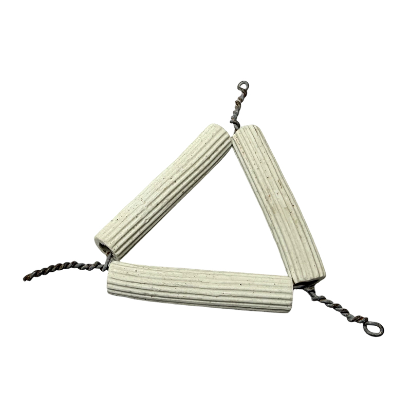 Laboratorium ceramicum triangulum argillae cum filum