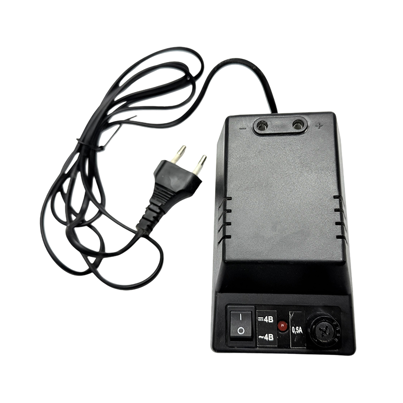 Switching power supply 4.5v / laboratorium armorum / schola officinarum